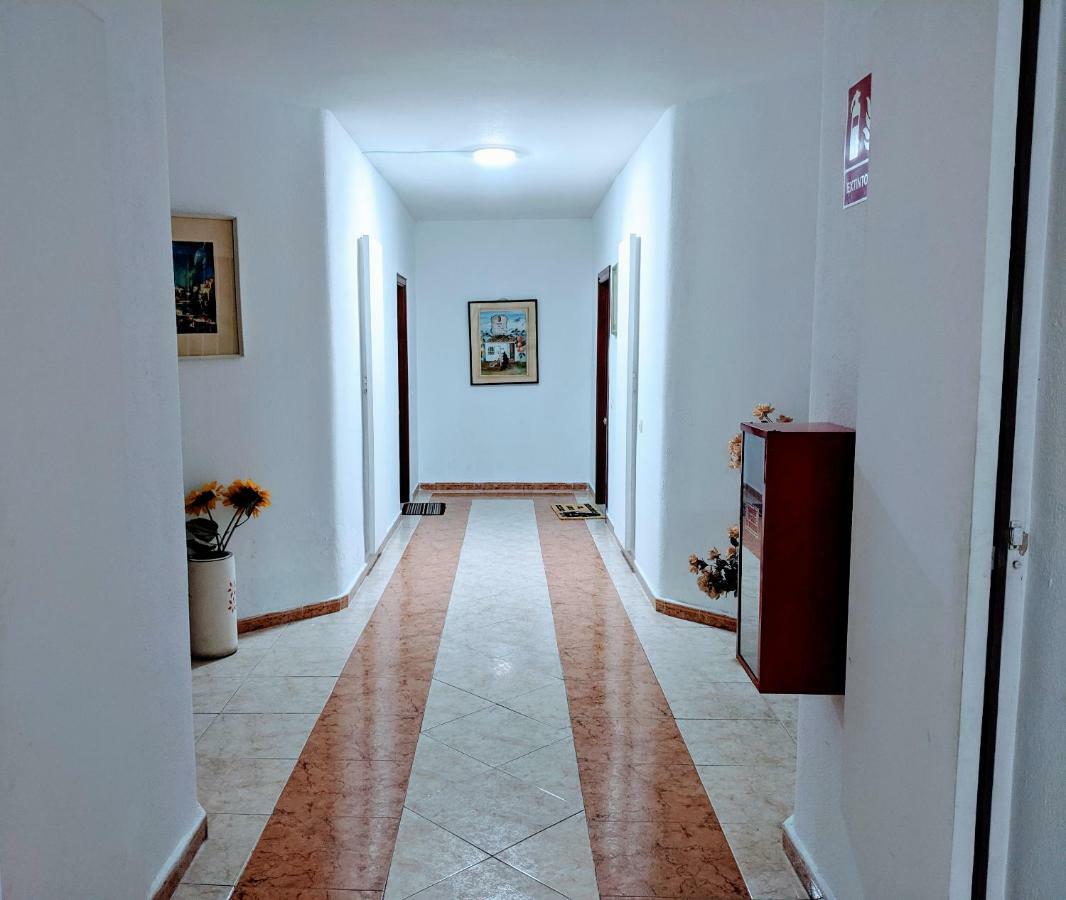 Home Away In The Heart Of Town Torremolinos Buitenkant foto